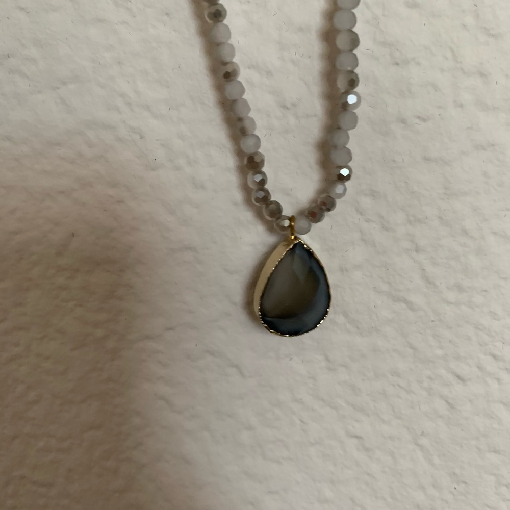 Stone necklace - Picture 2 of 3